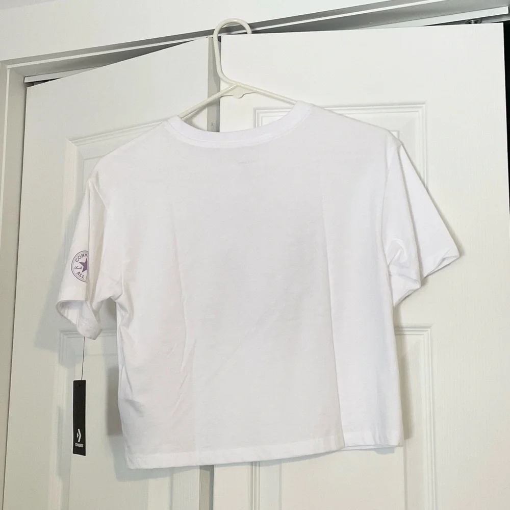 NWT Converse Cropped T-Shirt. Big girl size M, can fit a women size XS - S.